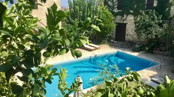 Eveleos Country House