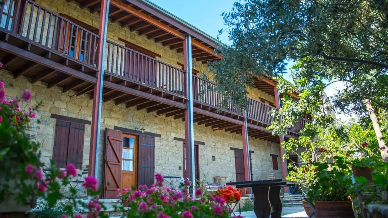 Eveleos Country House