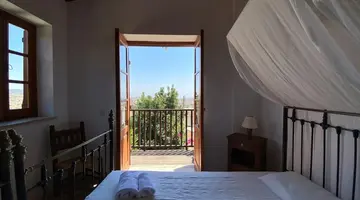 Eveleos Country House