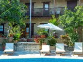 Eveleos Country House