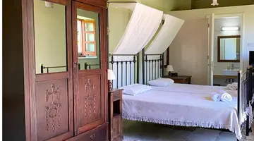 Eveleos Country House