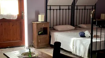 Eveleos Country House