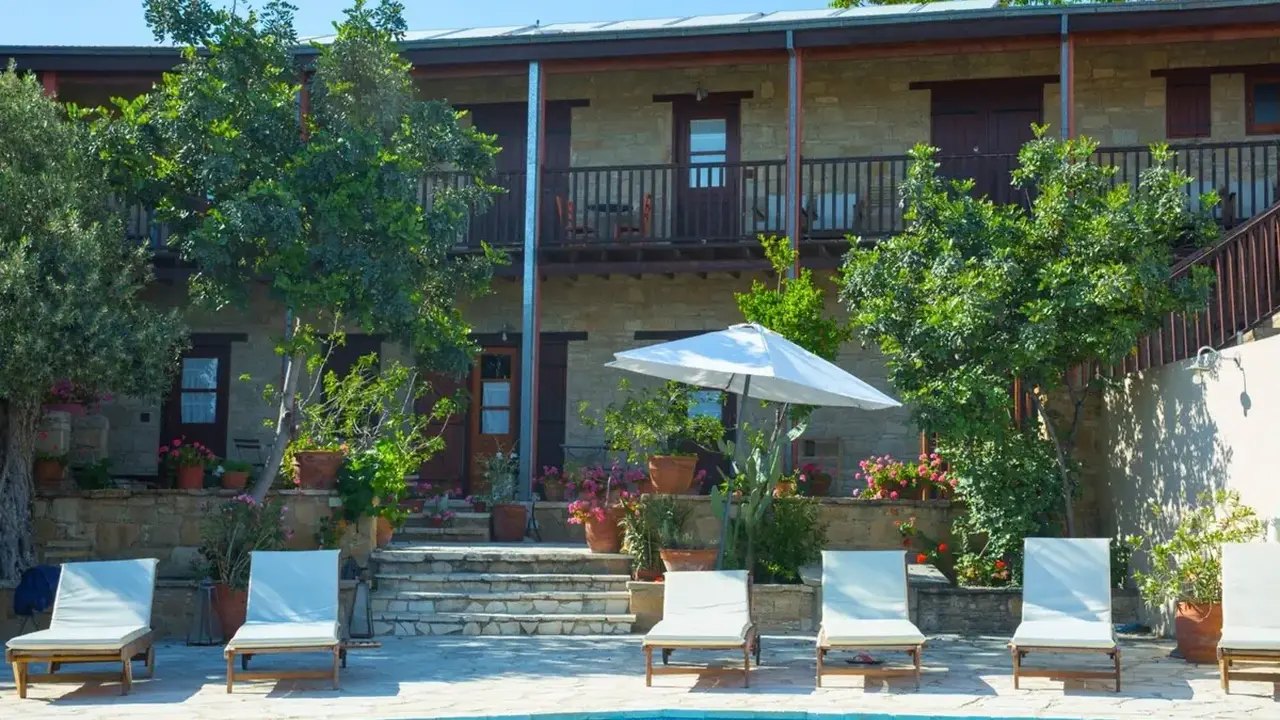 Eveleos Country House