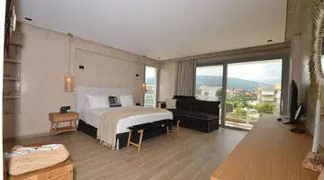 Evilion Sea And Sun