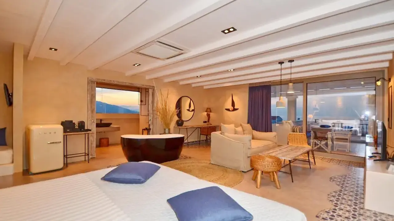 Evilion Sea And Sun