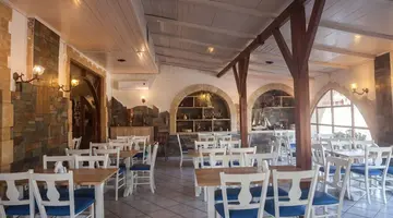 EVINA ROOMS & SUITES