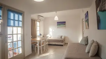 EVINA ROOMS & SUITES