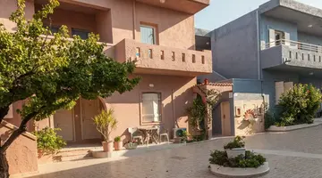 EVINA ROOMS & SUITES