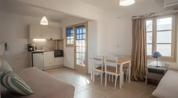 EVINA ROOMS & SUITES
