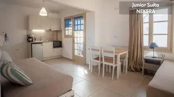 Evina Rooms & Suites