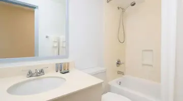 Ewa Hotel Waikiki - a LITE Hotel