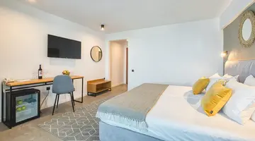 Excelsior Hotel