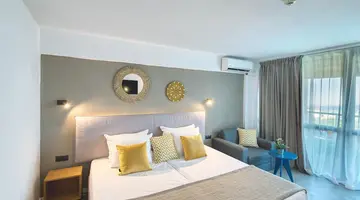 Excelsior Hotel
