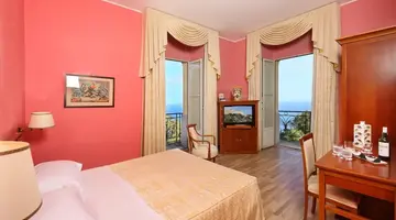EXCELSIOR PALACE