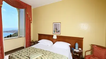 EXCELSIOR PALACE