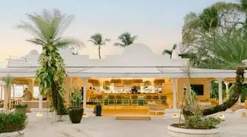 Fairmont Royal Pavilion 5
