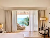 Fairmont Royal Pavilion 5