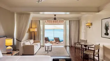 Fairmont Royal Pavilion 5