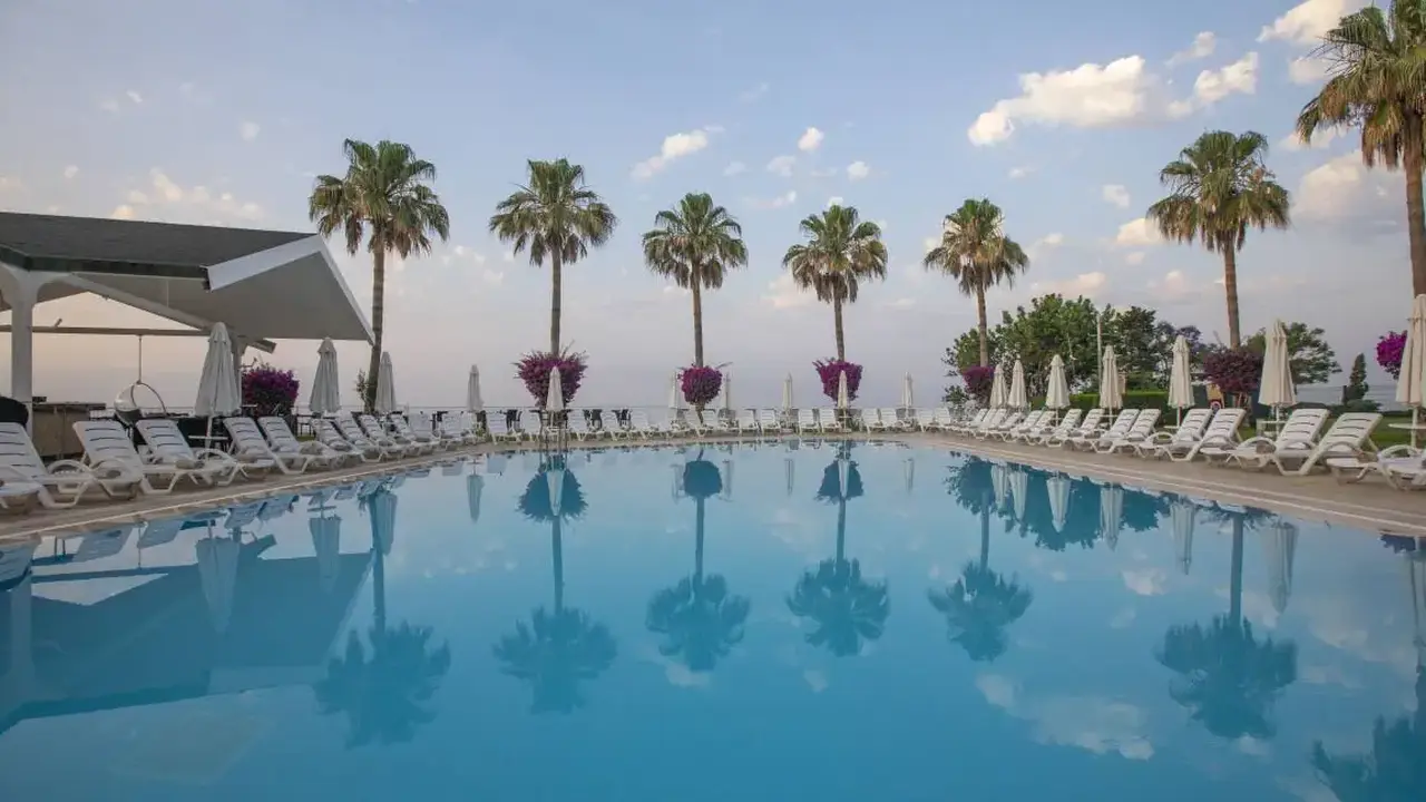 FALCON HOTEL