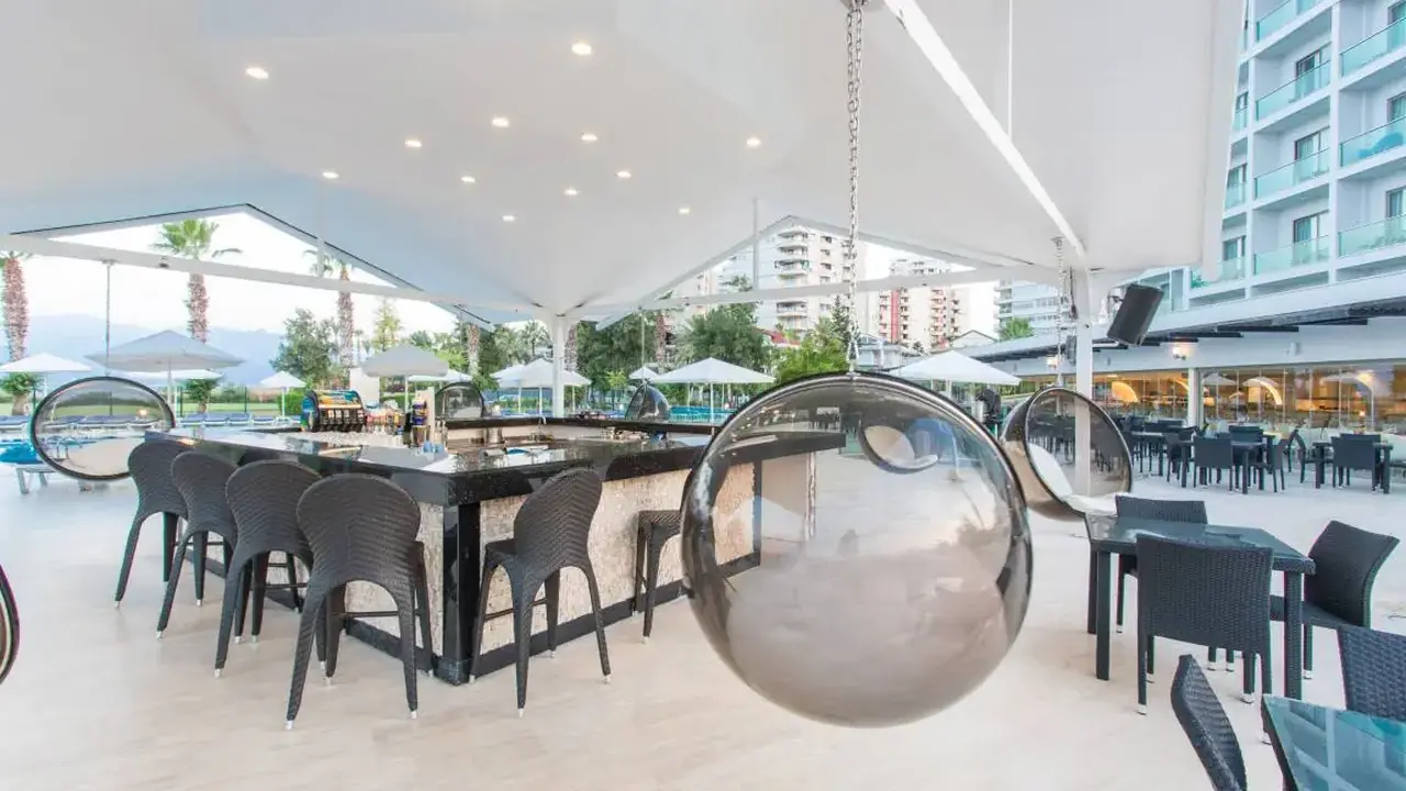 FALCON HOTEL