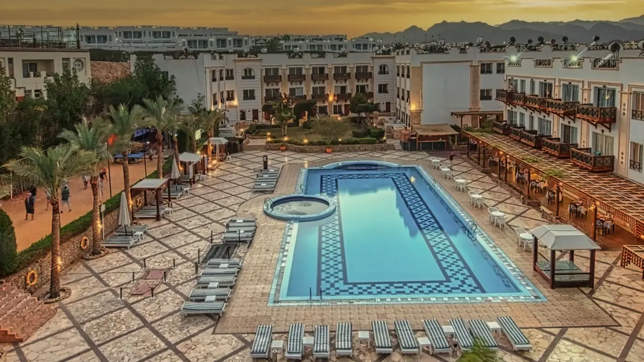 Falcon Naama Star