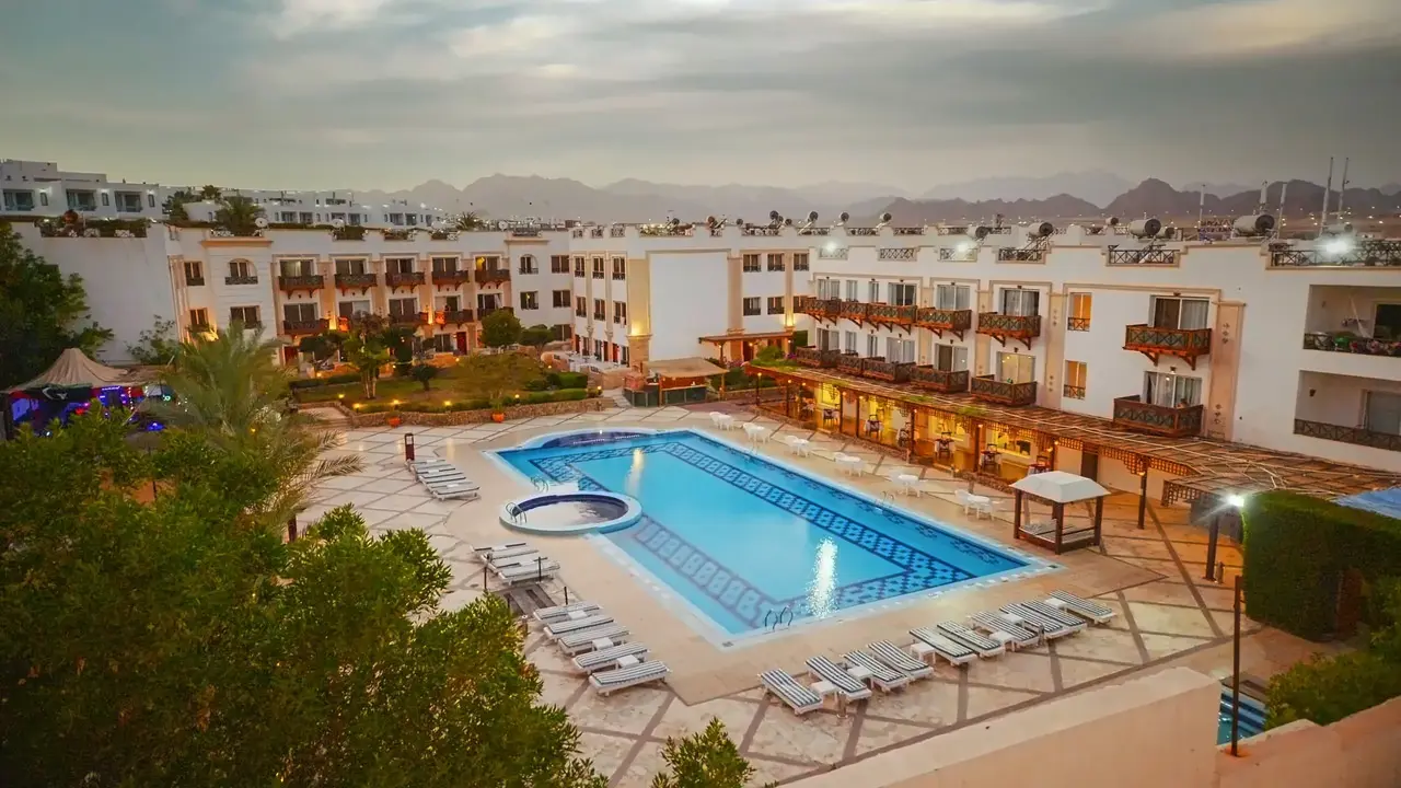 Falcon Naama Star
