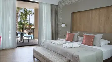 FAME RESIDENCE LARA