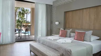 FAME RESIDENCE LARA
