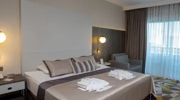 FAME RESIDENCE LARA