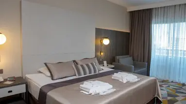 FAME RESIDENCE LARA