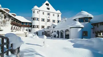 FAMILY HOTEL Schloss Rosenegg