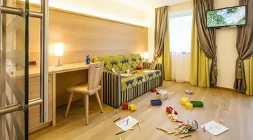 Family & Wellness Hotel Shandranj