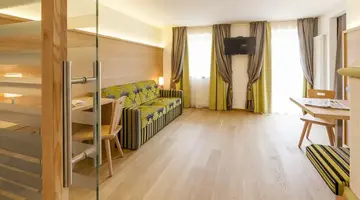 Family & Wellness Hotel Shandranj