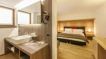 Family & Wellness Hotel Shandranj