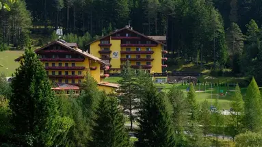 Family & Wellness Hotel Shandranj