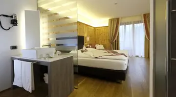 Family & Wellness Hotel Shandranj