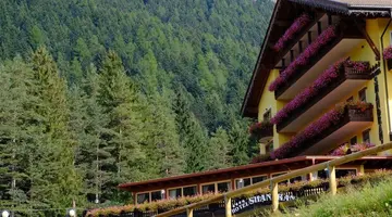 Family & Wellness Hotel Shandranj