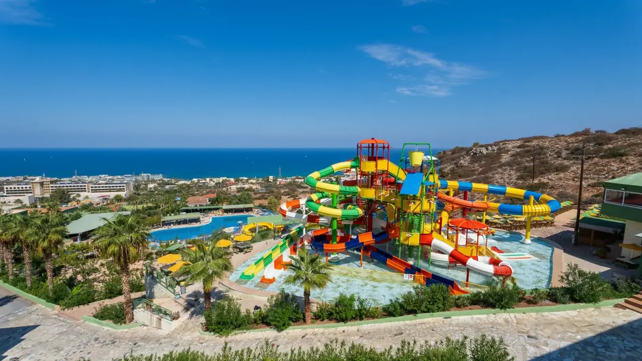 FAMILY WORLD AQUA SUN VILLAGE