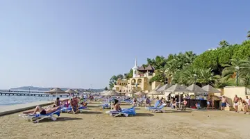 FANTASIA DELUXE HOTEL