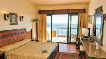 FARAANA REEF RESORT