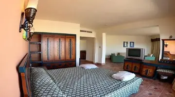 FARAANA REEF RESORT