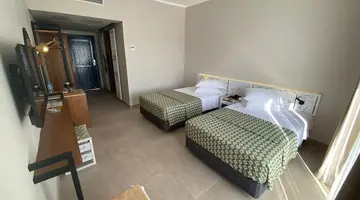 FARAANA REEF RESORT