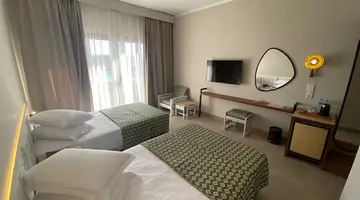 FARAANA REEF RESORT