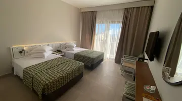 FARAANA REEF RESORT