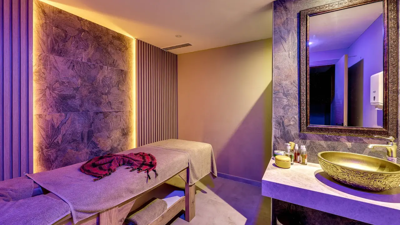 Faros Premium Beach Hotel