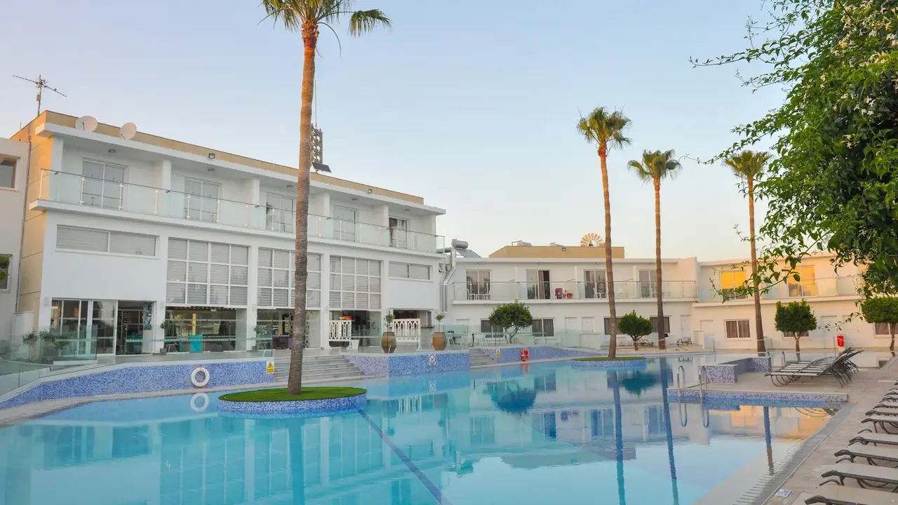Fedrania Gardens Hotel