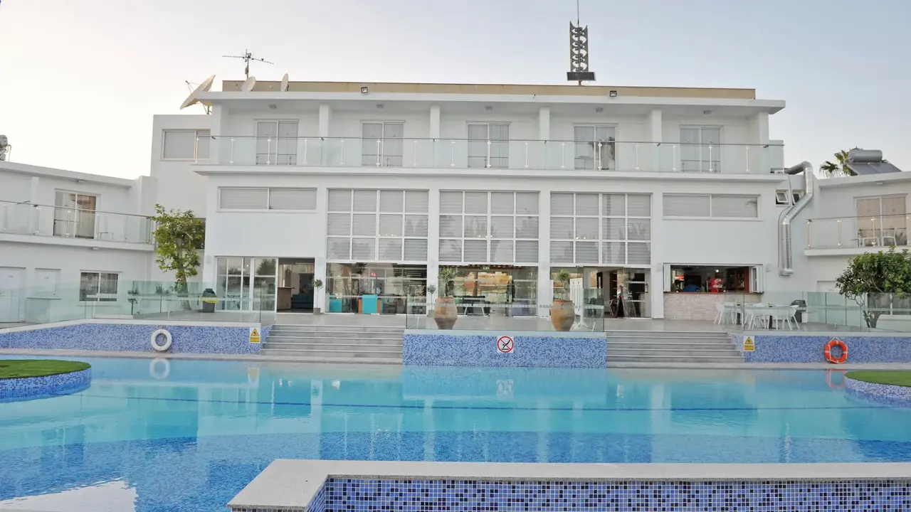 Fedrania Gardens Hotel