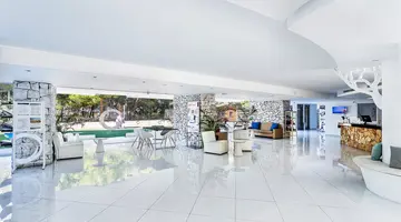 Fergus Style Cala Blanca Suites