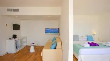 FERGUS Style Cala Blanca Suites ****