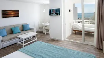 FERGUS Style Cala Blanca Suites ****